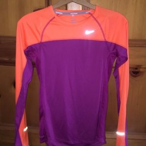 Nike running top